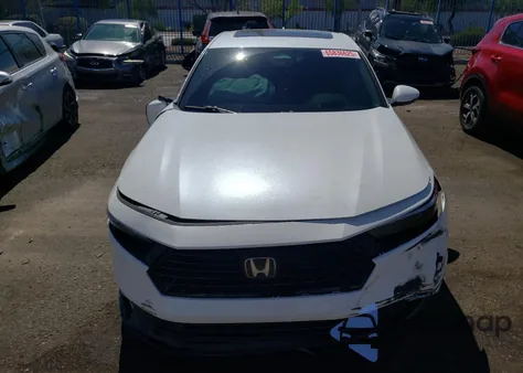 2024 Honda Accord Touring Hybrid z USA, uszkodzony, nr VIN 1HGCY2F82RA029362